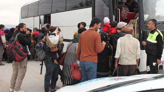 Elazığ'da Afganistan ve Pakistan uyruklu 97 kaçak göçmen yakalandı.