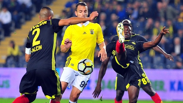 Fenerbahçe-Yeni Malatyaspor maçında yaşanan karambolde konuk ekip golü bulamadı. 