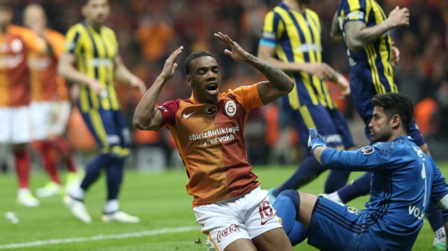 Süper Lig'de 22 puanla zirvede yer alan Galatasaray, 14 puanla 5. sıradaki Fenerbahçe'yi konuk edecek.