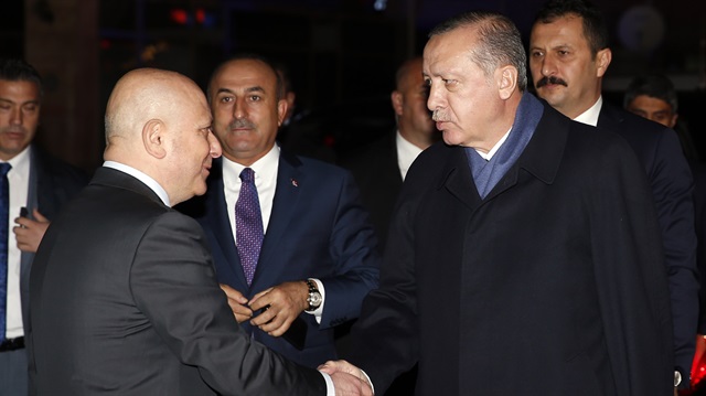  Cumhurbaşkanı Erdoğan'ı hastaneye gelişinde Ankara Üniversitesi Rektörü Prof. Dr. Erkan İbiş karşıladı.