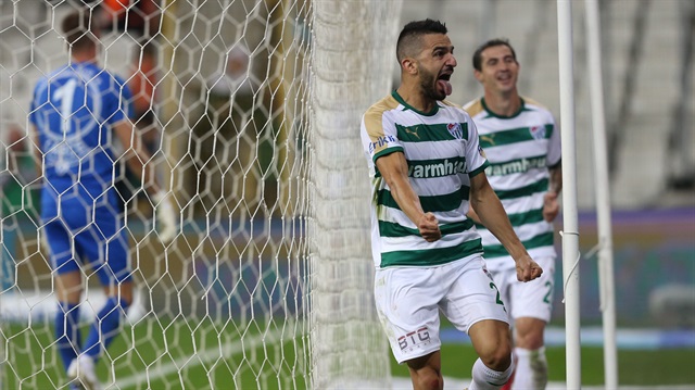 Bursasporlu Aziz Behiç (23), attığı golün ardından sevinç yaşadı.