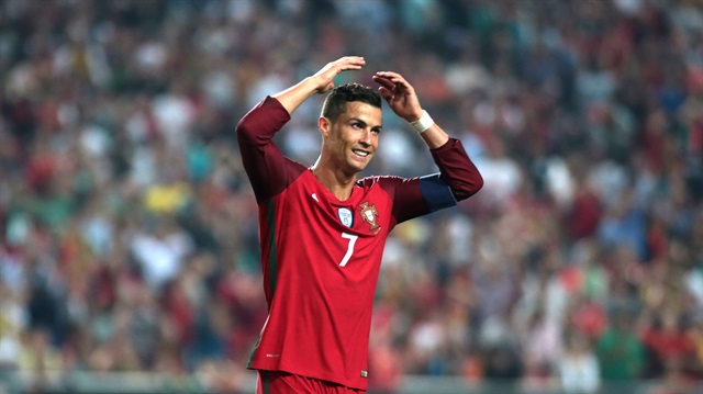 Portekiz'in dünya futboluna sunduğu Cristiano Ronaldo, şimdiye kadar çıktığı 696 resmi maçta 530 gol atma başarısı gösterdi.
