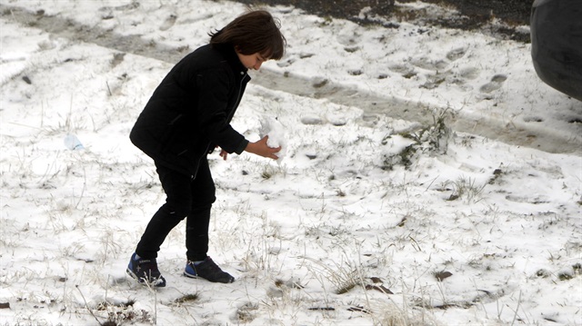 ​Meteoroloji, Ardahan'da yarın etkili olacak kar yağışı için vatandaşları uyardı. 