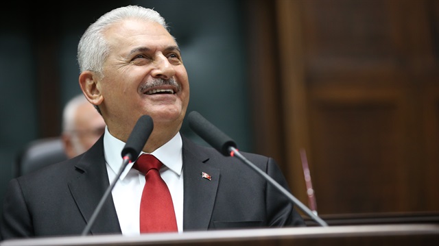 Başbakan Yıldırım, parti kürsüsünden önemli mesajlar verdi.