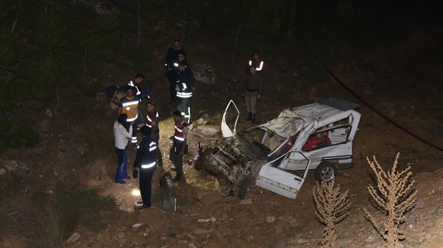 Muğla'da otomobil uçuruma devrildi: 2 ölü, 2 yaralı