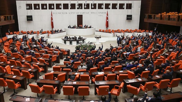 البرلمان التركي يوافق على تمديد حالة الطوارئ في البلاد 