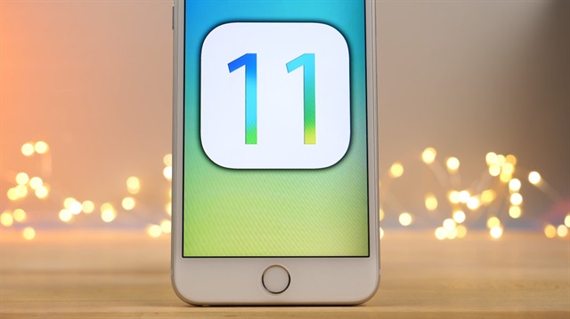 iOS 11.0.3 güncellemesinde ortaya çıkan açık ile telefon numaranızı bilen kişiler fotoğraflarınıza erişebiliyor. 