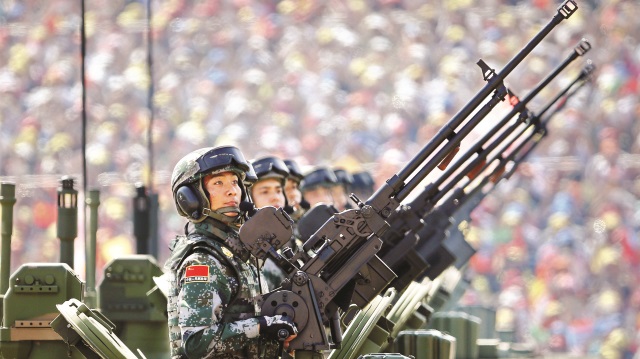 ​Çin artan ekonomik gücüne paralel olarak dünyanın en büyük ordusunu kurmayı hedefliyor.