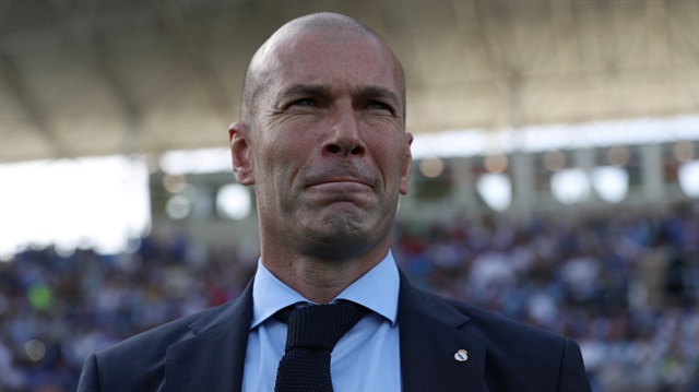 Zidane'lı Real Madrid, ligde lider Barcelona'nın 5 puan gerisinde 17 puanla 3. sırada ter alıyor.