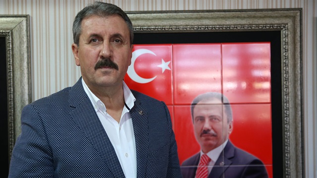 Büyük Birlik Partisi'nde Mustafa Destici yeniden Genel Başkanlık koltuğuna oturdu.