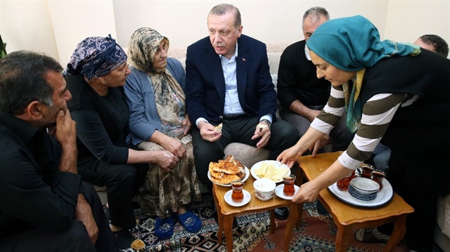 Cumhurbaşkanı Erdoğan’dan çay ziyareti  