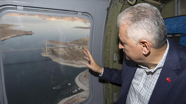 Başbakan Binali Yıldırım Elazığ'daki Ağın köprüsünü yerinde inceledi.
