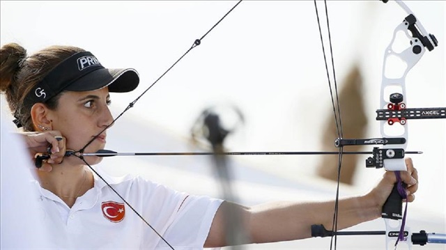 Turkish archer Yesim Bostan