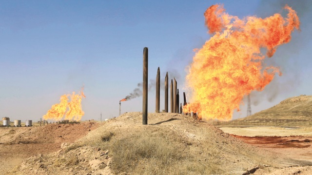 PKK/PYD, Deyrizor’da Suriye’nin en zengin petrol sahasını işgal etti.