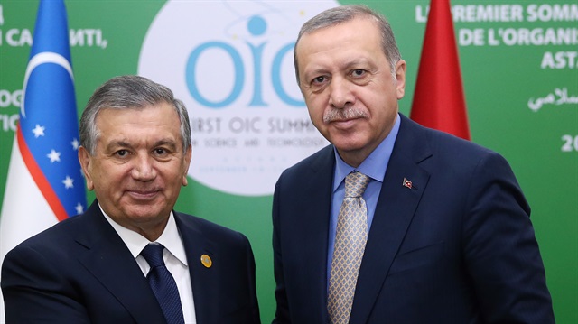 Cumhurbaşkanı Erdoğan ile Özbekistan Cumhurbaşkanı  Mirziyoyev Kazakistan'daki İİT Zirvesinde bir araya gelmişlerdi