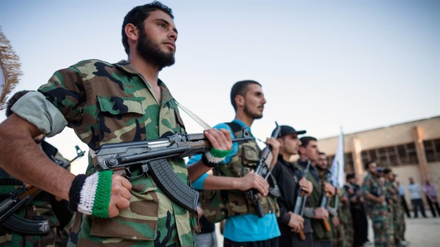 Türk Özel Kuvvetleri tarafından eğitilen Özgür Suriye Ordusu askerleri