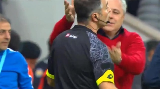Sudimca'nın galibiyet golünün ardından yardımcı hakemi öpmesi dikkati çekmişti. (Görüntü Bein Sports'tan alınmıştır.)