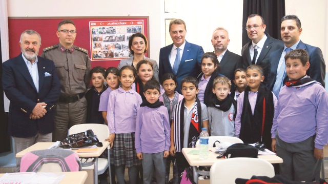 ​Beşiktaş Başkanı Fikret Orman, şehit Kurmay Albay Gökhan Peker'in adını taşıyan ve yenileme çalışmaları tamamlanan okulun açılışına katıldı.