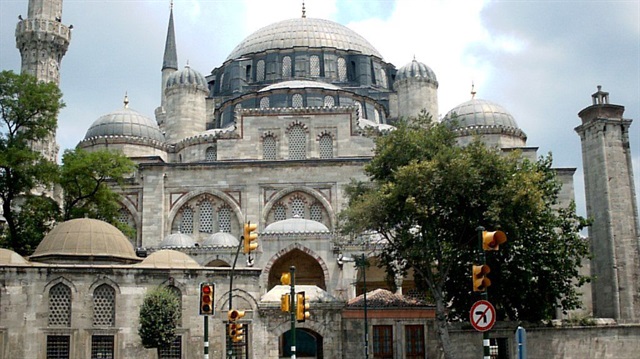 Bakan Numan Kurtulmuş, Eyüp Sultan ile ilgili kararı Eyüp Sultan Belediyesi ve İstanbul Büyükşehir Belediyesi'nin karar vermesi gerektiğini söyledi.