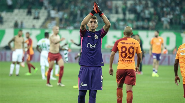 Fernando Muslera, 2011 yılından bu yana formasını giydiği Galatasaray'da kaptanlığa kadar yükseldi.