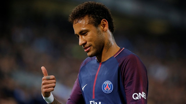 Dünyanın en pahalı futbolcusu olan Neymar, PSG'de çıktığı 11 resmi maçta 10 gol attı, 8 de asist yapma başarısı gösterdi.