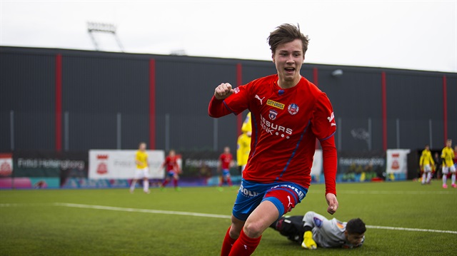 Orta saha bölgesinde oynayan Andersson, İsveç İkinci Ligi'nde mücadele eden Helsingborg formasıyla bu sezon çıktığı 16 maçta 2 gol attı.