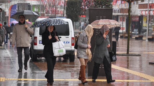 İstanbul'a soğuk ve yağışlı hava geliyor! İşte İstanbul hava durumu uyarıları 27 Ekim