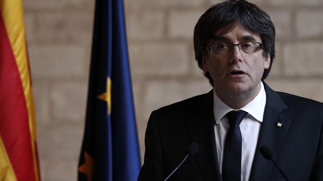 Katalonya bölgesi başkanı Carles Puigdemon  