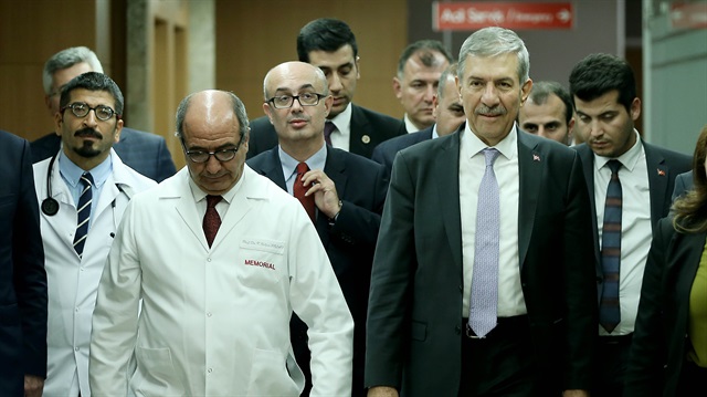 Sağlık Bakanı Ahmet Demircan, Milli halterci Naim Süleymanoğlu'nu ziyaret etti.