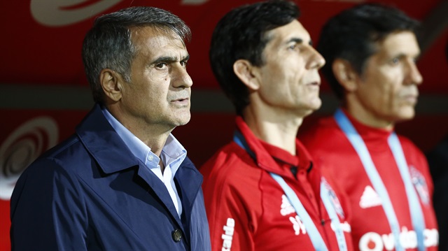 Beşiktaş Teknik Direktörü Şenol Güneş de maç sonrası, oyuna girmek istemeyen oyuncularına tepki gösterdi.