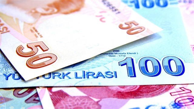 ​Bankaların KOBİ'lere kullandırdığı toplam nakdi kredi tutarı, ağustos sonu itibarıyla geçen yılın aynı dönemine kıyasla yüzde 22,1 artarak 490,3 milyar lira oldu.