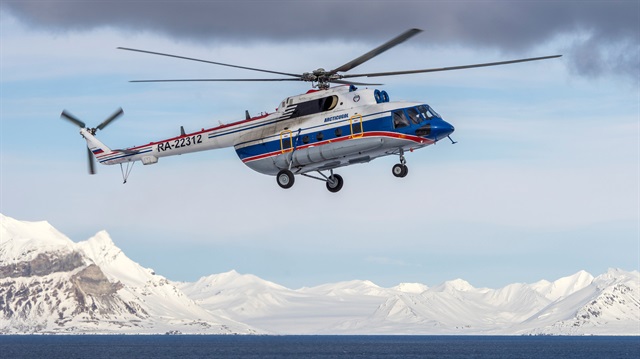 8 kişilik Rus mürettebatı taşıyan Mil Mi-8 model helikopterin Kuzey Buz Denizi'ne düştüğü belirtilmişti. 