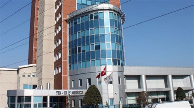​17-25 Aralık darbe girişiminde bulunan eski İstanbul Mali Suçlarla Mücadele Şube Müdür Yardımcısı Kazım Aksoy’un ise 2 kardeşinin birden Kaynak Holding’te çalıştığı tespit edildi. 