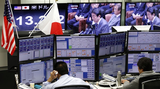 Kataoka "Fiyat hedefine ulaşılması ile ilgili zamanlamada iç faktörlerden dolayı gecikme olursa, BOJ ek gevşeme önlemleri almalı" dedi.
