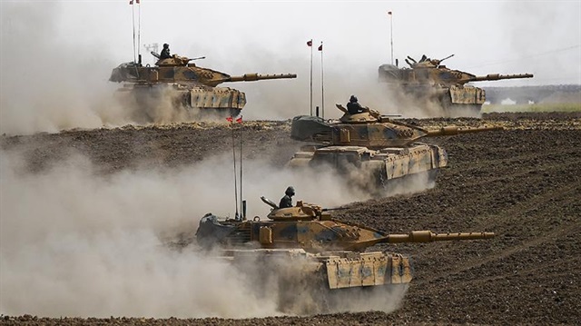 Türk ve Iraklı askerlerin sınırda tatbikatı devam ediyor.