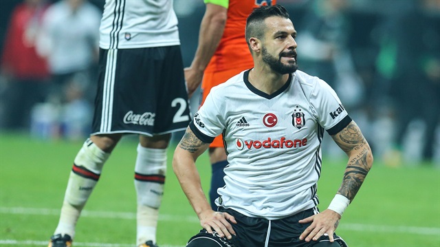 Beşiktaş formasıyla 3'ü ilk 11 olmak üzere 14 maça çıkan Negredo, 1 gol atarken 2 de asist yaptı.