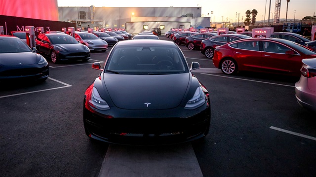 Tesla bir yıl sonra sıfırı tüketip fon arayacak.
