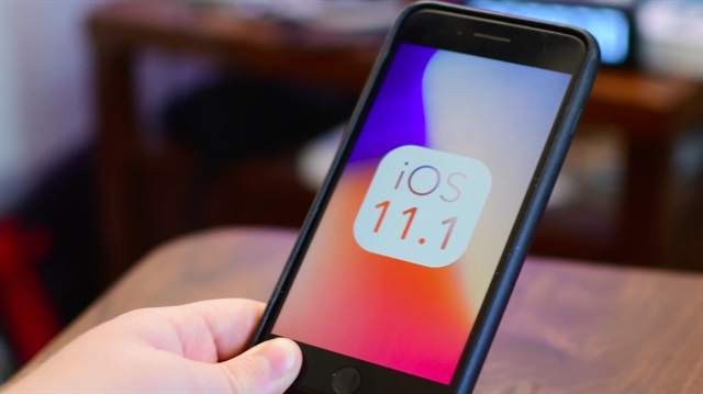 Apple'ın mobil işletim sistemi iOS'e 11.1 güncellemesi geldi. Güncelleme boyutu yaklaşık 250 mb büyüklüğünde.