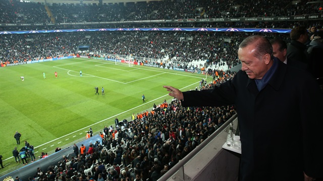 Cumhurbaşkanı Recep Tayyip Erdoğan, Beşiktaş'ın Monaco ile oynadığı maçı tribünden takip etti.