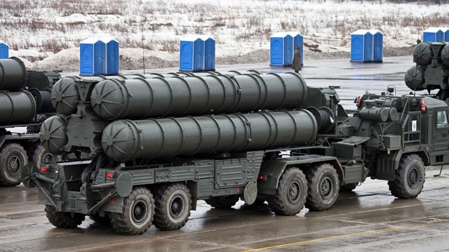 Rusya'dan S-400 füze sistemi alımına ilişkin anlaşmanın detaylarının da ele alınması öngörülen toplantıda, müsteşarlık tarafından yürütülen savunma sanayi projeleri ve faaliyetlerine ilişkin değerlendirmelerde bulunulacak.