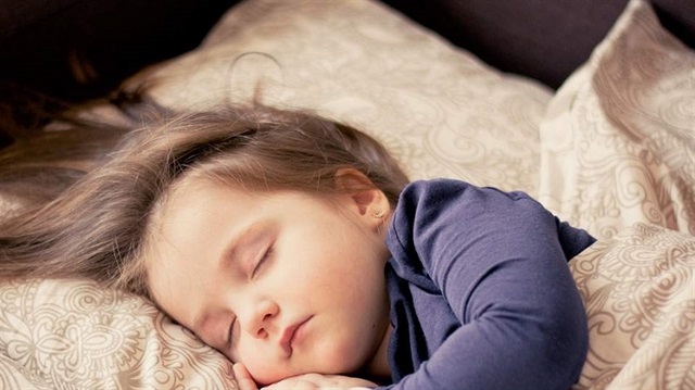 إزالة الأجهزة الرقمية من الغرف تحسن نوم الأطفال والمراهقين 