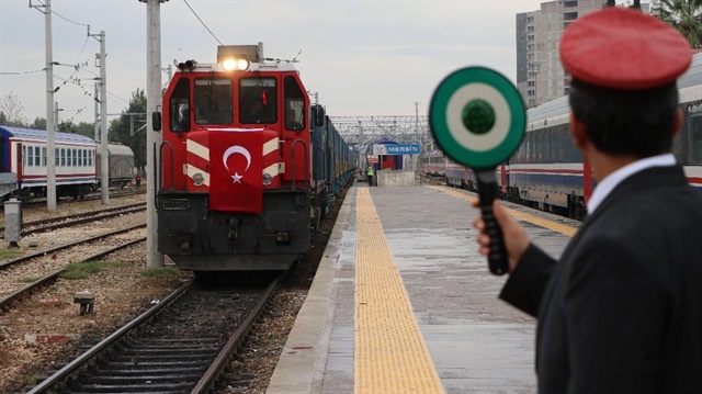 Trenin Türkiye'deki güzergahı 40 saat olarak hesaplanırken, 10 saat erken Mersin'e ulaştı.   