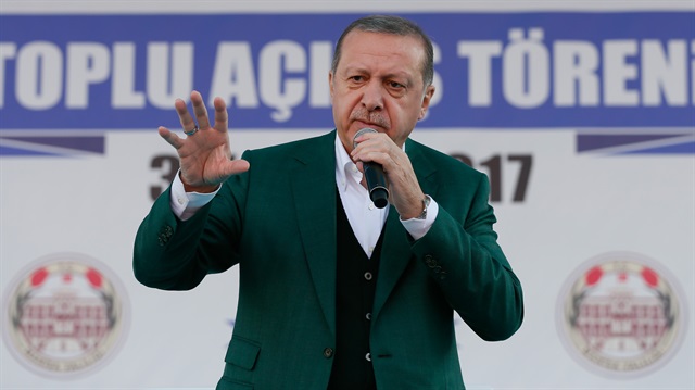 ​Cumhurbaşkanı Recep Tayyip Erdoğan, Türkiye'nin tüm ikazlarına rağmen, Suriye ve Irak'ta terör örgütü PKK'yı himaye eden ABD'ye seslendi.