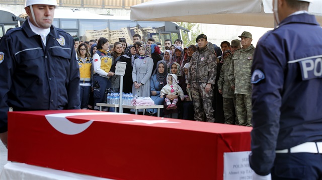 Şehit polis Ahmet Alp Taşdemir için tören düzenlendi. 