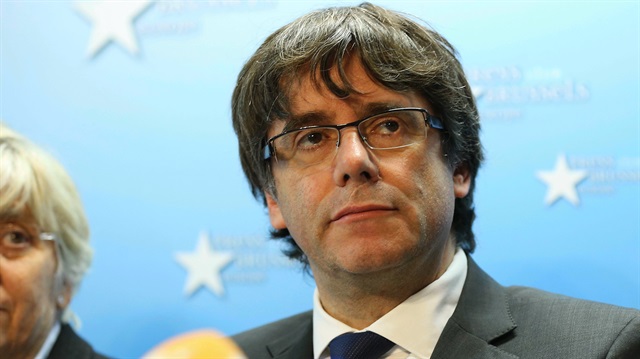 Katalonya bölgesi başkanı  Carles Puigdemont 