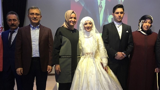 Kaya ile Üsküdar Belediye Başkanı Hilmi Türkmen, çiftin şahitliği yaptı