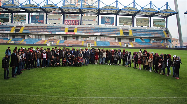 Öğrenciler Dr. Necmettin Şeyhoğlu Stadyumu'nu gezdi