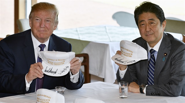 ​ABD Başkanı Donald Trump, Asya turunun ilk durağı Japonya'da Başbakan Shinzo Abe ile 

