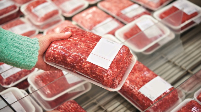 Bakanlığın anlaştığı BİM ve A101, indirimli kıyma ve et satışa sunmaya başlamasının ardından diğer süpermarketler de harekete geçti. 