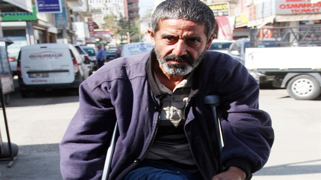 43 yaşındaki engelli adam, protez bacağının çalınmasıyla koltuk değneklerine mahkum oldu.